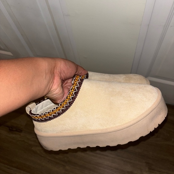 Embroidered Tan Slip-On Women's Shoes - Picture 7 of 10